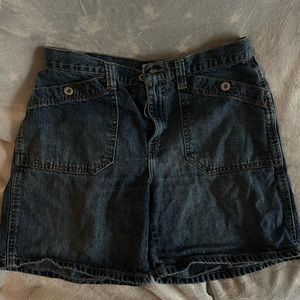 Vintage style denim shorts! Size 6